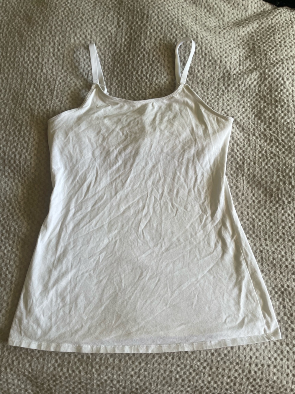 Gilligan & O’Malley White Nursing Tank Top Cami Shelf Bra Size Medium